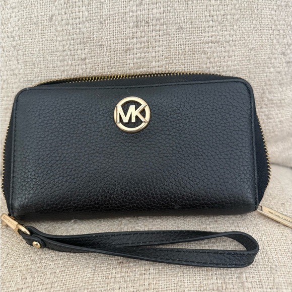 Michael Kors Accessories - Michael Kors Leather Wristlet/Wallet
